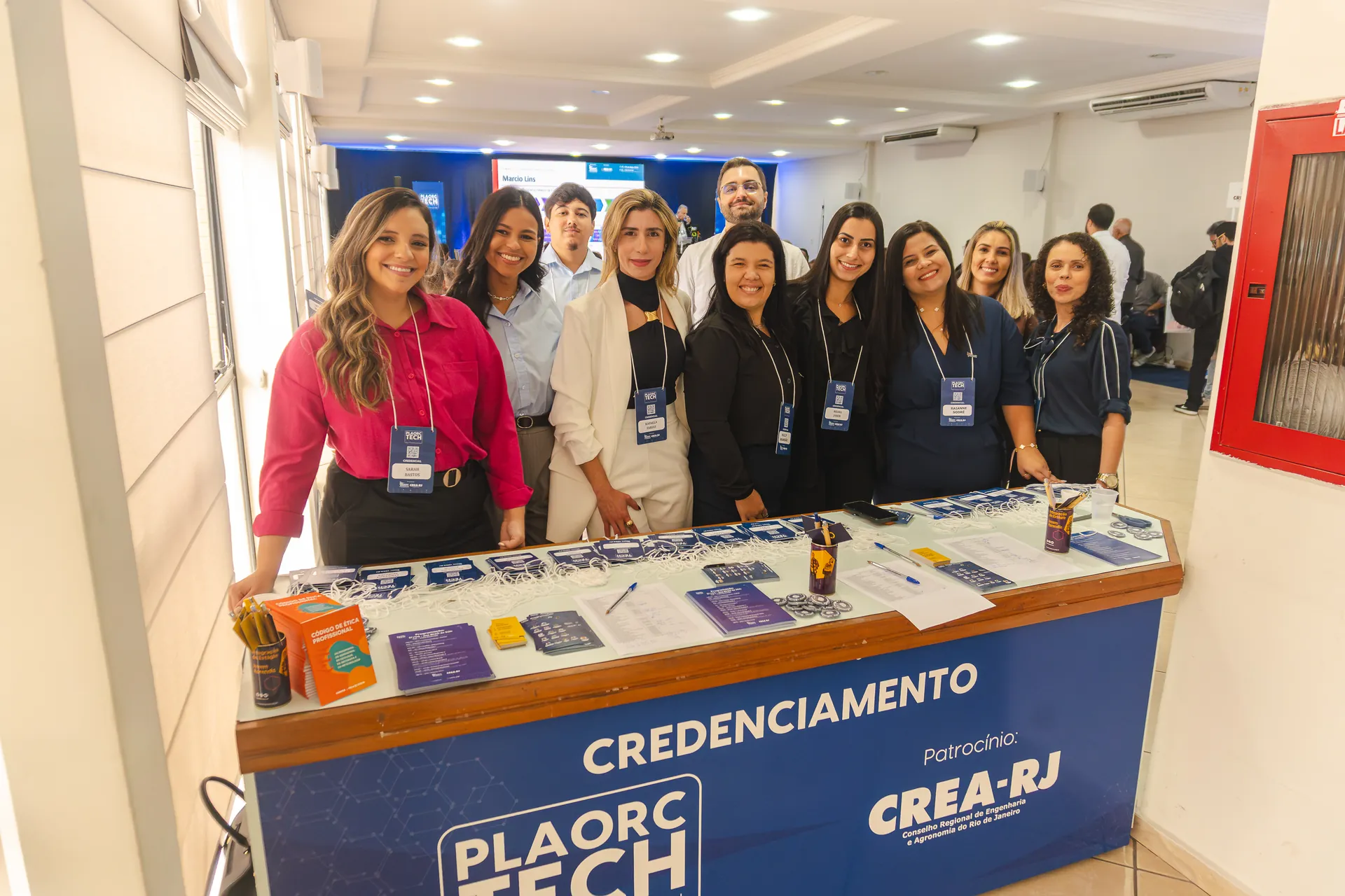 Equipe diversa da PLAORC no credenciamento do evento PLAORC TECH
