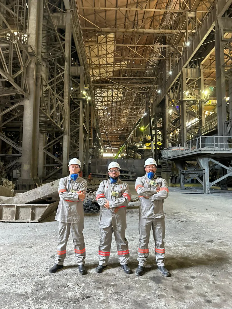 Equipe da PLAORC reunida durante o planejamento de uma parada de manutenção